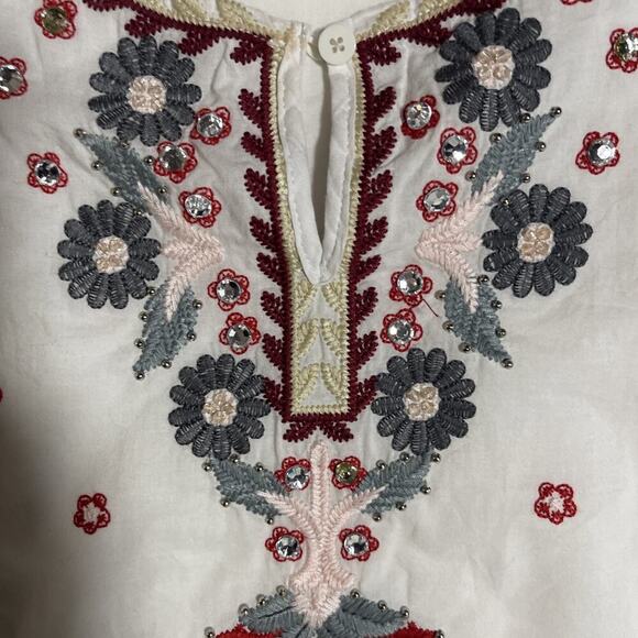 Women’s White Embroidered Bell Sleeve Slit Front Top Small - Picture 4 of 10